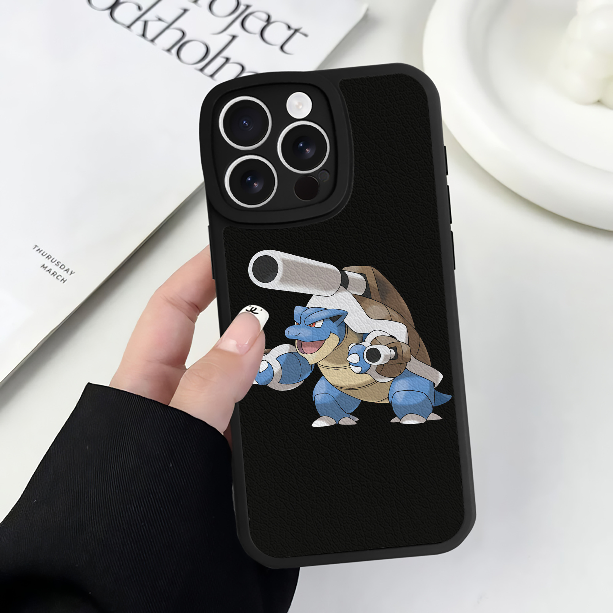 （画像用） ポケットモンスター Pokémon 【iPhone 16シリーズ対応】シリコンスマホケース（レザー調） 材質：シリコン